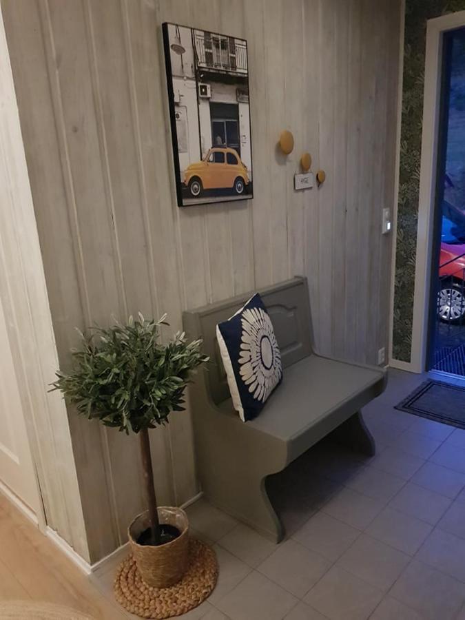 Apartment T-r Huset I Hellosan