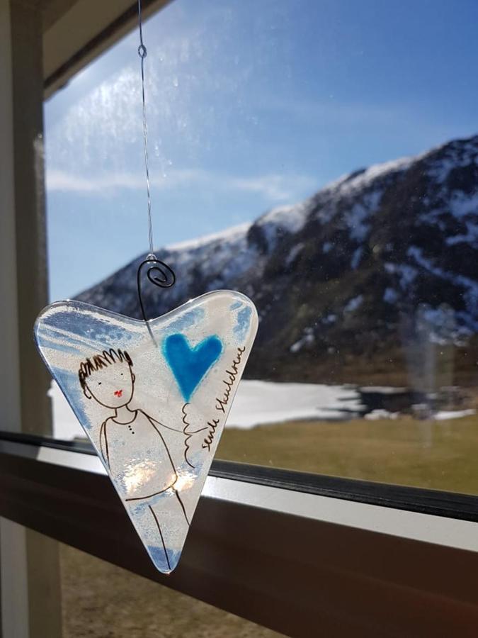T-r Huset I Hellosan *